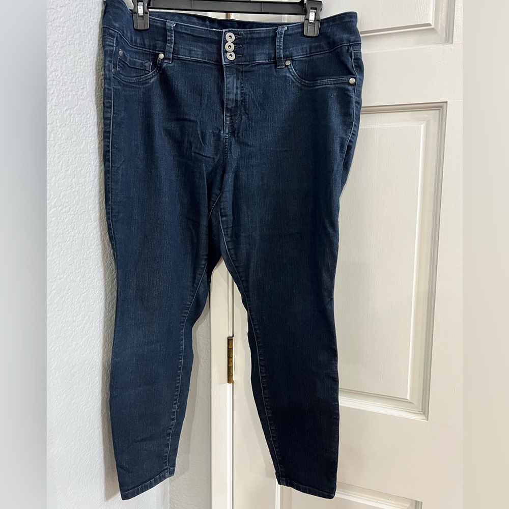 Torrid dark blue skinny jegging